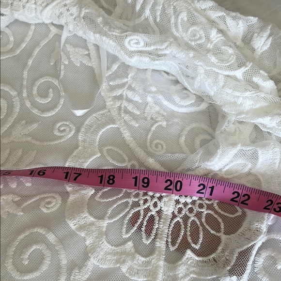 White Lace Kimono - Picture 7 of 9
